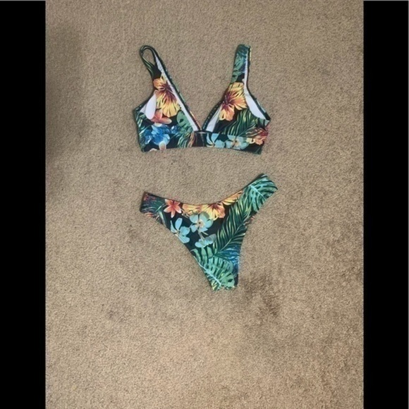 Floral Tropical Bikini Set Size Small - Picture 6 of 11